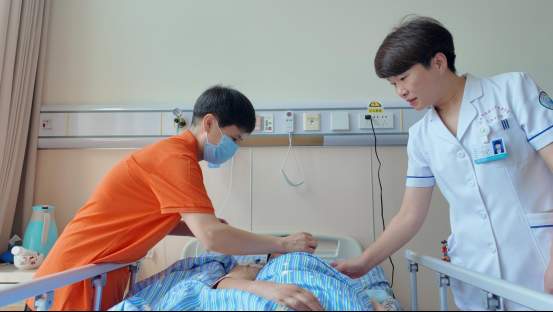 融媒·见证丨长护险落地公立医院，告别“一人失能、全家失衡”——​“一张床”暖了五千家