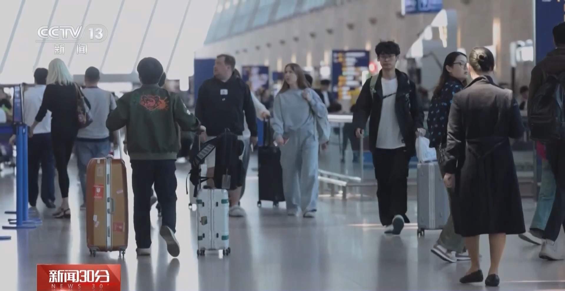 全国铁路出行人数连续三天同比增长超过10%