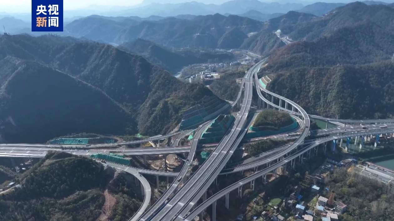 十巫北高速通车 湖北再添交通“大动脉”