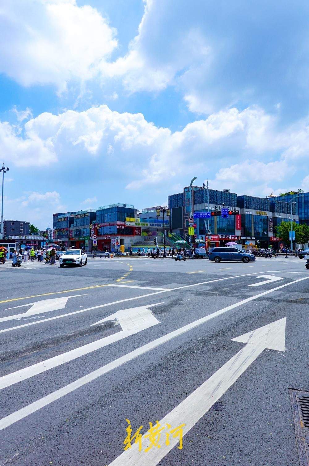 大明湖西南门路口交通优化升级 多项微改造提升通行效率