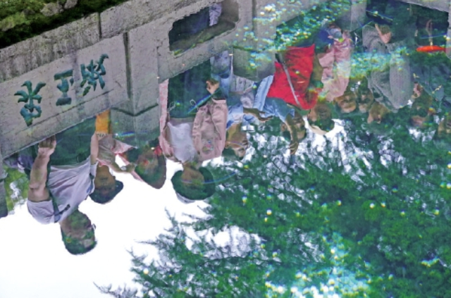 泉水叮咚 千泉竞涌，“泉水游”成热门选择