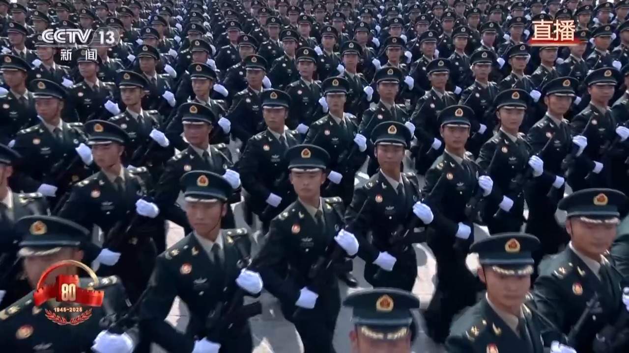 核常兼备 全域慑战！火箭军方队接受检阅