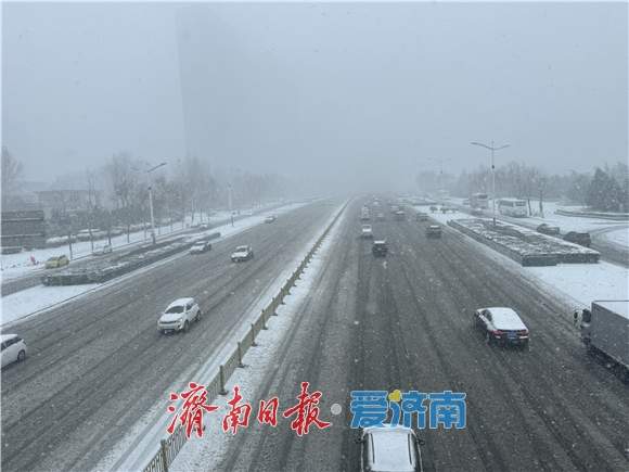 下雪了!济南“大雪花”刷屏