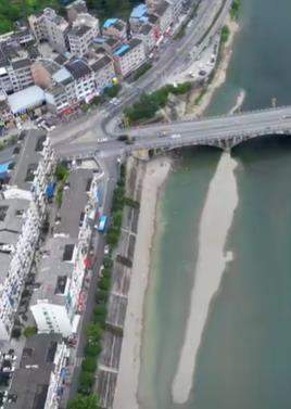 贵州镇远在河里围出5000平方米“天然泳池”，当地：为防儿童溺水，不影响行洪