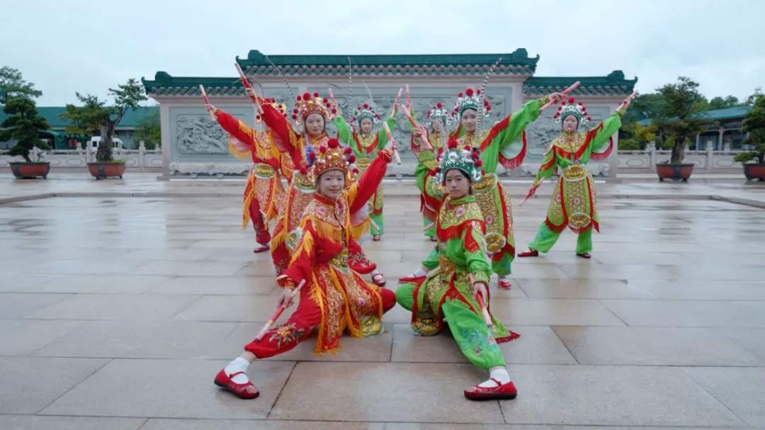 英歌“花木兰”，飒！