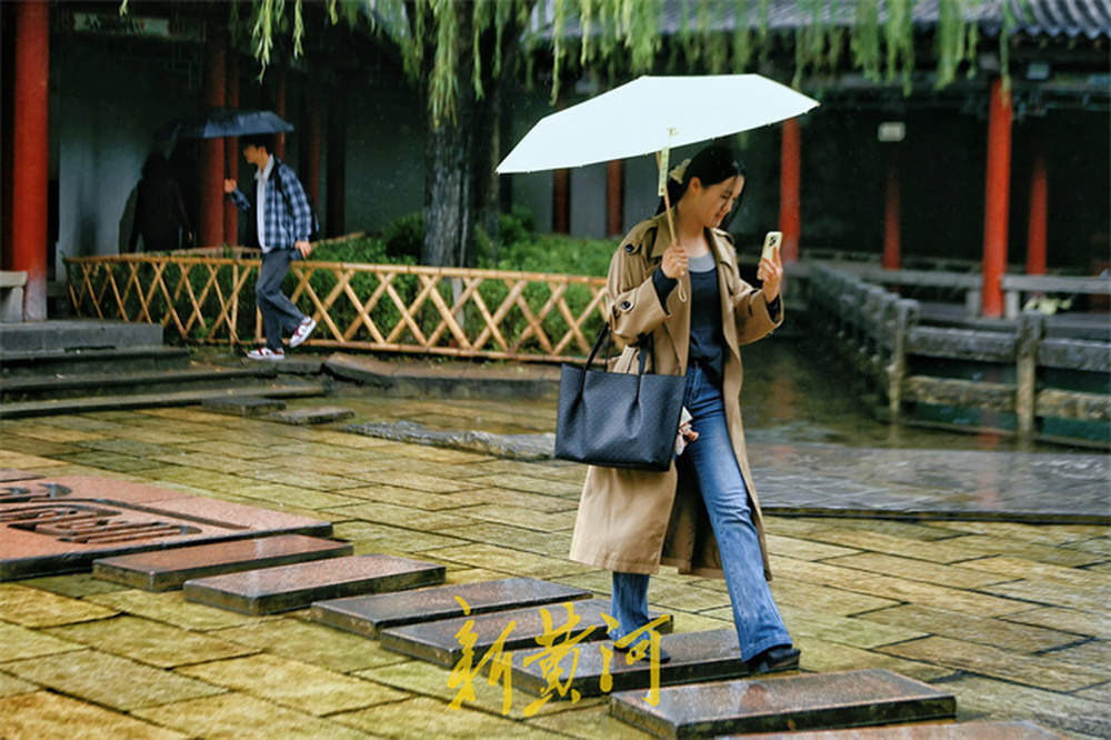 秋雨又至，五龙潭现“清泉石上流”