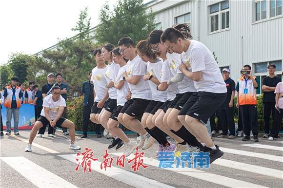 上半年营收利润双增 中国重汽跑出高质量发展加速度