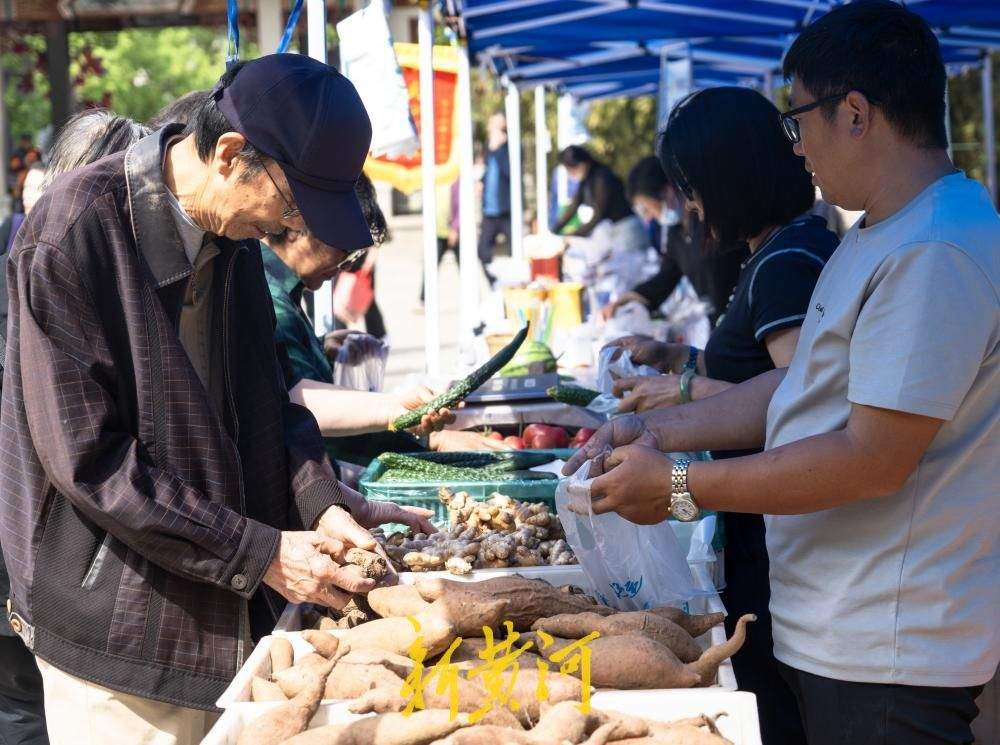 多款产品脱销 农广优品进社区活动（百花公园站）受热捧