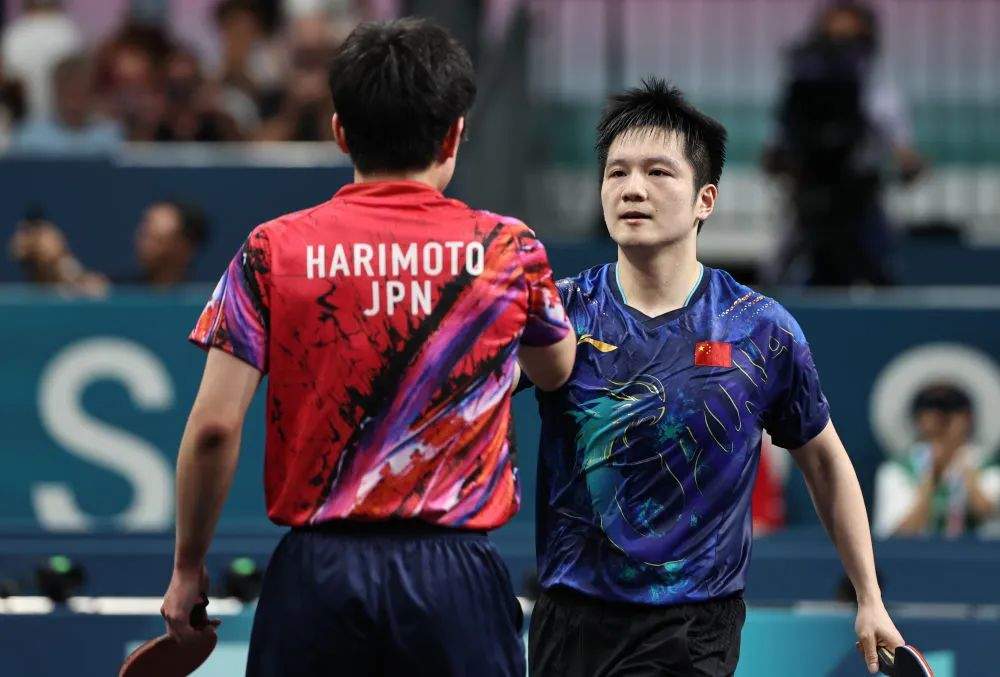 特写:小胖这场球太费心脏了 樊振东临危受命上演极限逆转