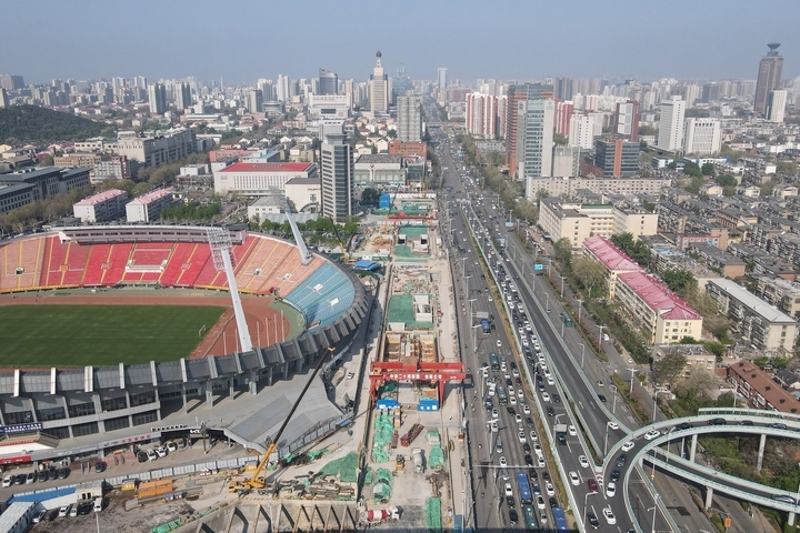 济南轨交4号线省体育中心站土建工程验收将转入机电装饰装修施工