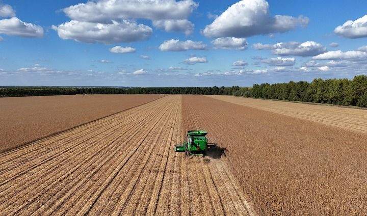 钟华论：历史的脚步永远向前