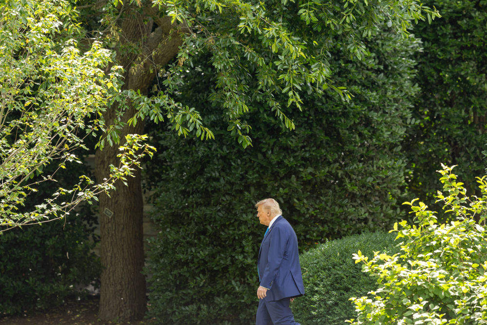 洛杉矶乱了！特朗普下令部署国民警卫队 防长称或出动军队