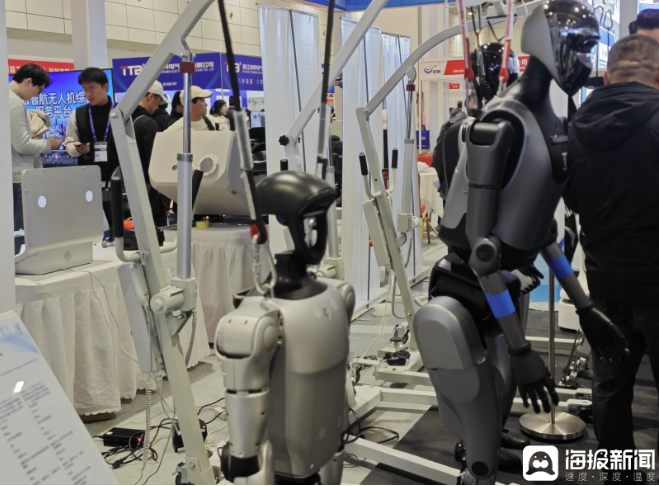 人形机器人租赁经济火热 济南一家企业单台日租金5000元