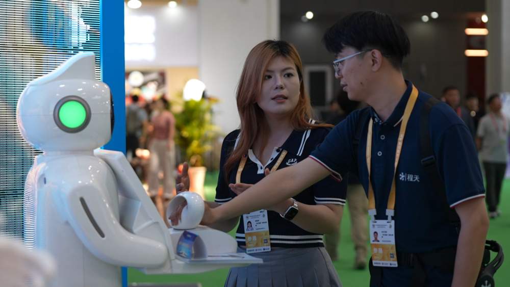 新华视点｜消费向新 外贸向暖——从多场景看中国经济活力