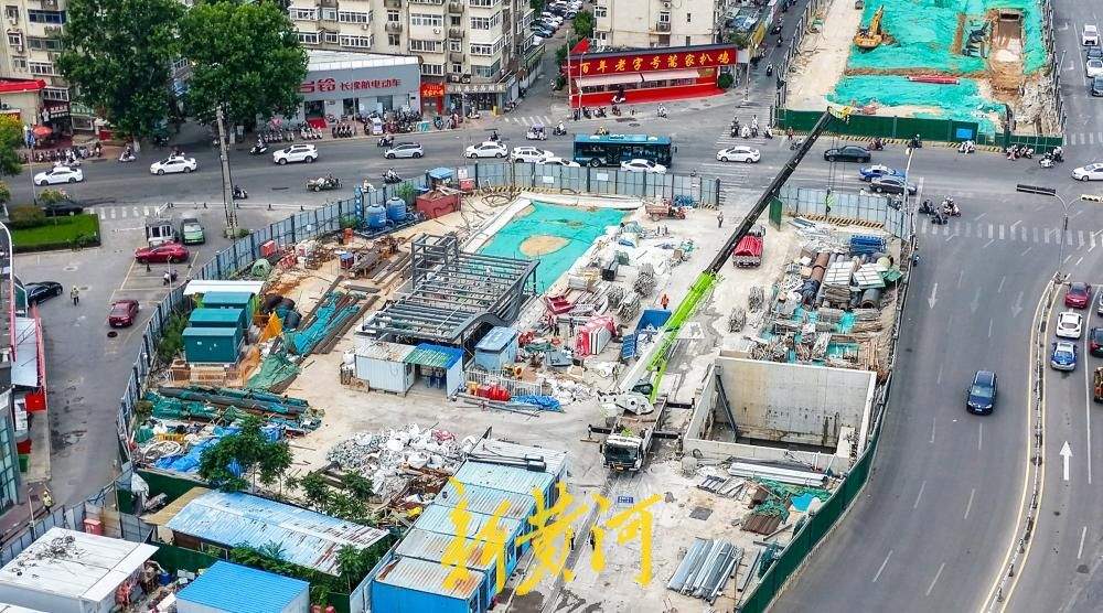 济南地铁6号线北坦站出入口揭面纱，地面道路将逐步恢复