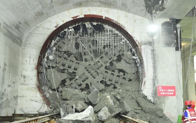 项目强省会｜轨道交通4号线全线洞通 距年底通车目标再近一步