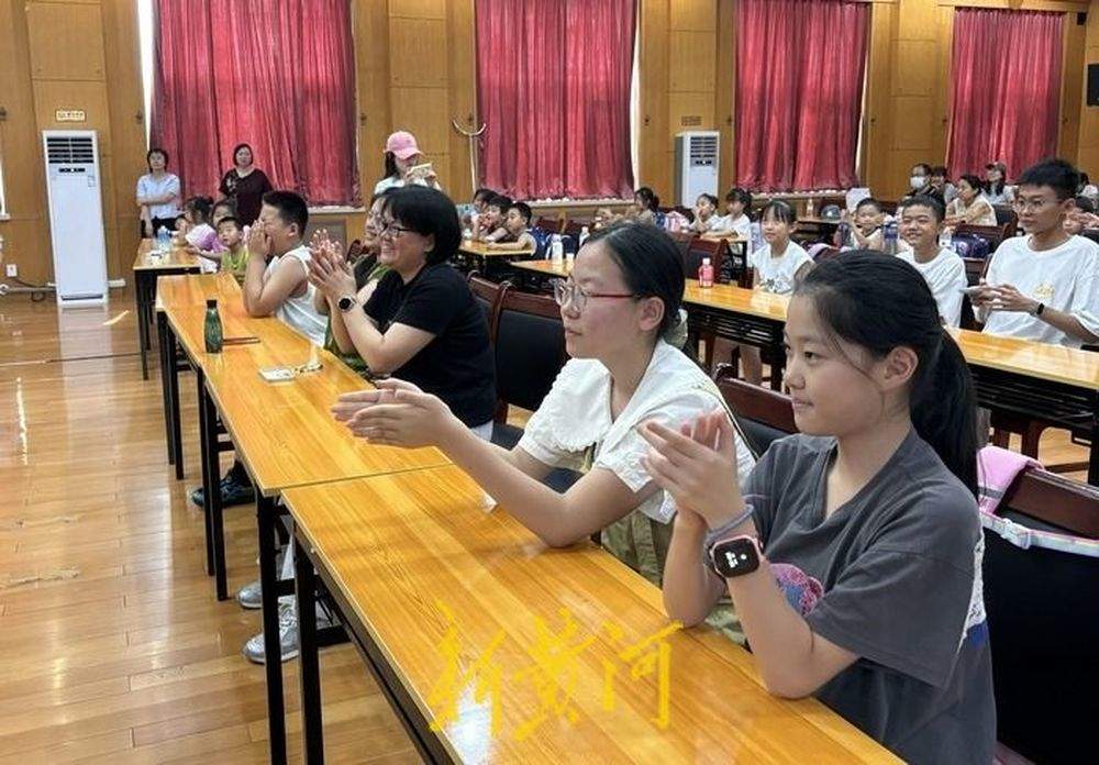 点亮科技之光，2025年济南市关爱外来务工子女“七彩课堂”开课