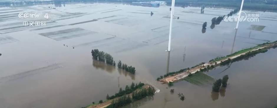 多地迎持续强降雨 各部门联动抢险救援争分夺秒保安全保通畅