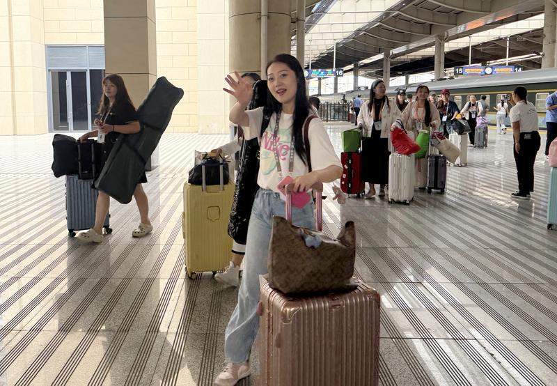 一次将诗和远方完美融合的丝路之行 中国—中亚国际人文旅游专列（西安—阿拉木图段）顺利抵达西安