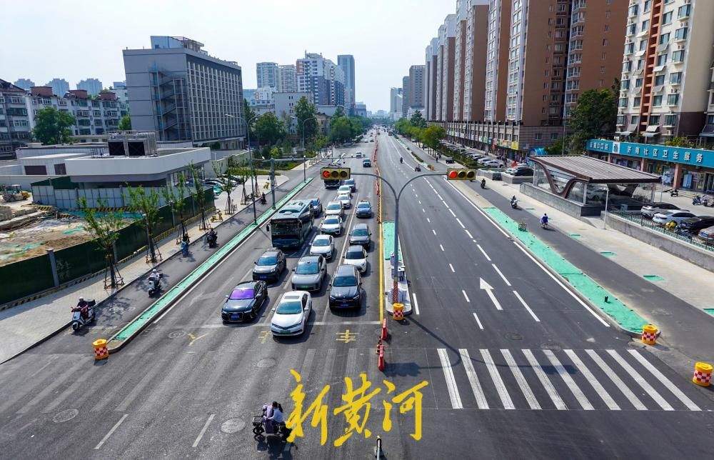 地铁施工围挡逐步拆除，济南经一路快车道上新