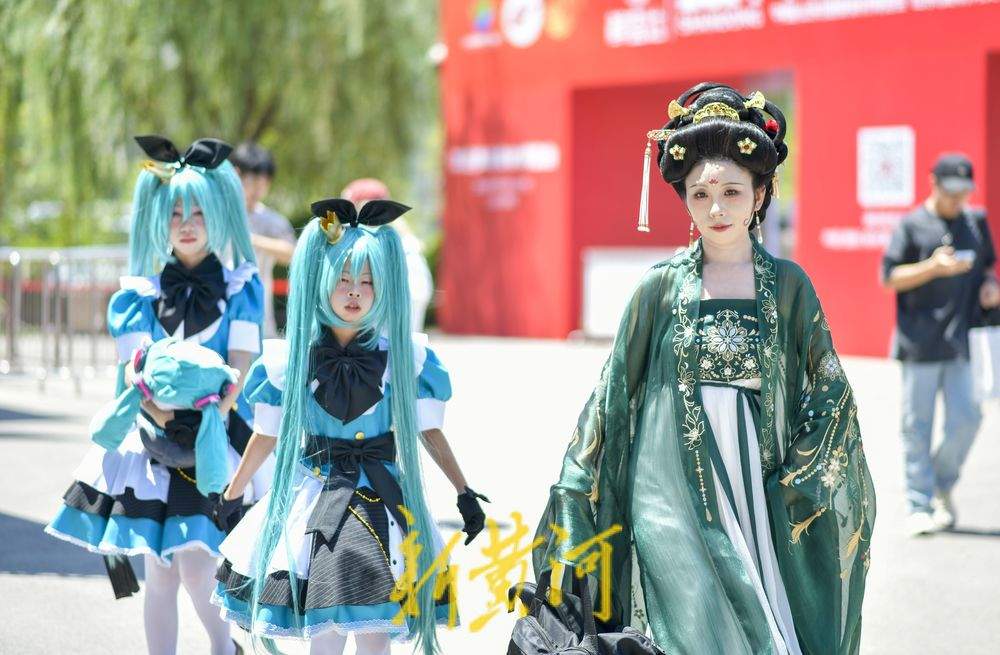 暑期动漫展欢乐开场 “二次元”盛装赴会