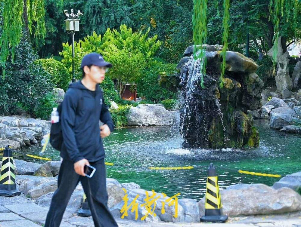 连续喷涌365天，济南“月牙飞瀑”胜景持续在线，刷新有系统观测记录以来最长周期