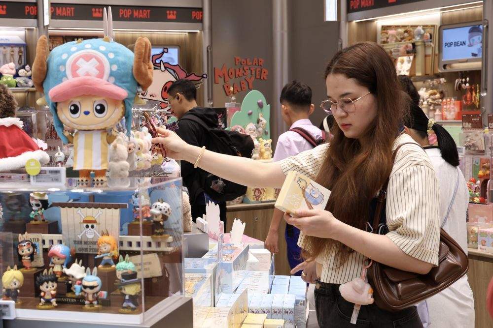 创意潮玩、机器人拜年、全息“非遗”之旅……中国“国潮”海外闹新春