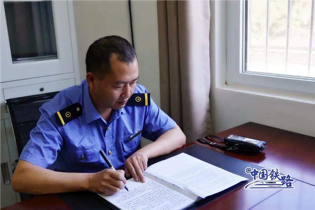 龙年大吉!“龙”字号车站送上祝福