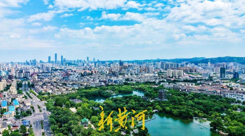 济南夏日限定美景上线：蓝天如洗白云悠 随手一拍皆大片