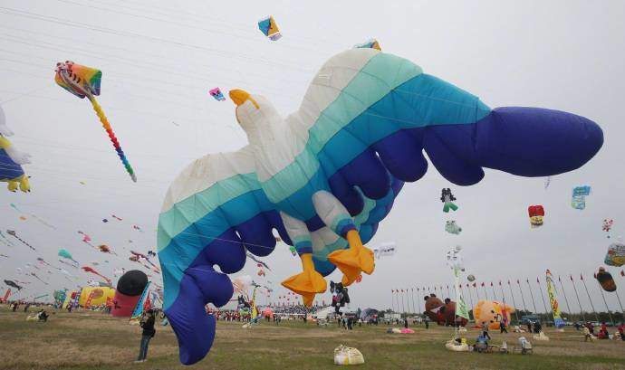 起猛了！在山东，风筝能串起7个葫芦娃加爷爷