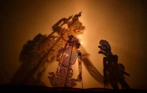 速成、热点、爆款……被流量紧追，有多少人真的敢慢下来？