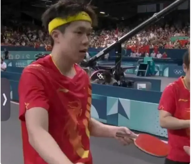 王楚钦临阵换拍！备用拍影响后续比赛吗