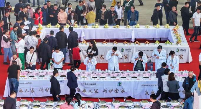 济南230余家农企齐聚长清,“黄河鱼谷”“紫金玫瑰”等特色品牌展现现代农业新成果