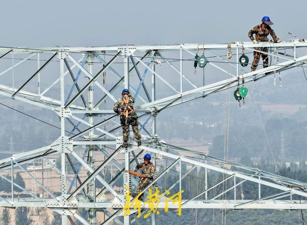 收官攻坚！济枣铁路枣庄段最后一条220kV高压线迁改送电