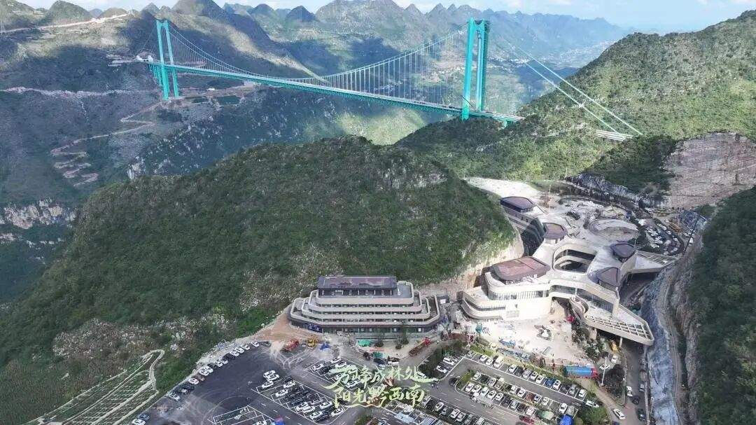 “不拴绳”蹦极亮相！下方用160平方米巨型网接住！20-50米高度可任选