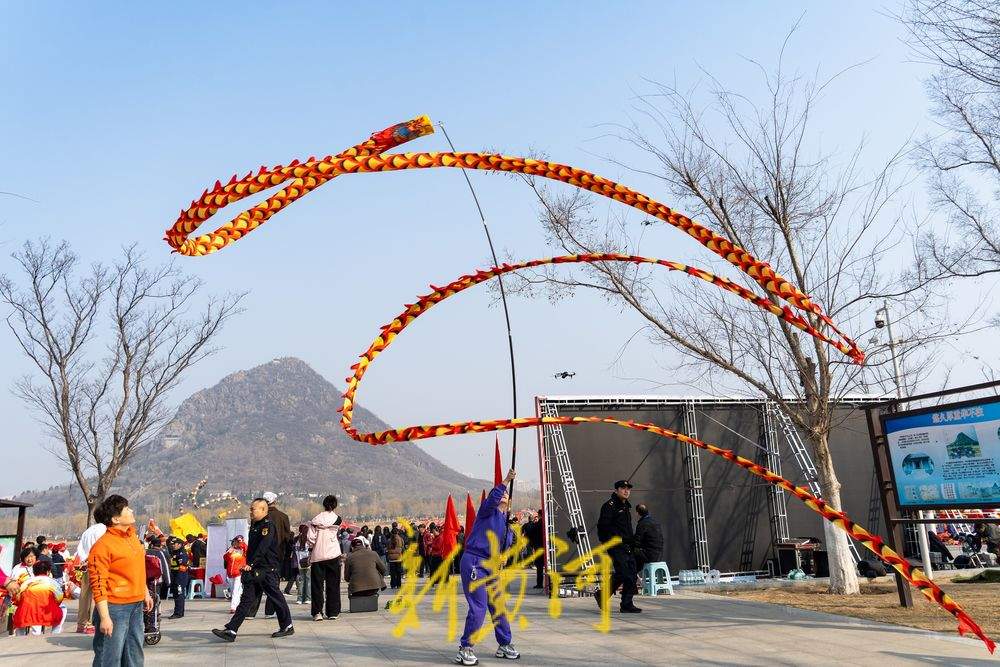 山水交融龙起舞！济南华山湖畔喜迎“龙抬头”