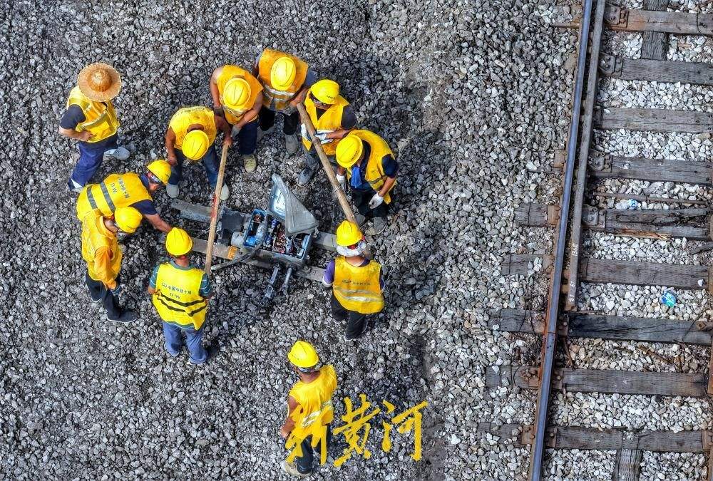 为期5天，泰肥铁路扩能改造启动全线集中封锁施工
