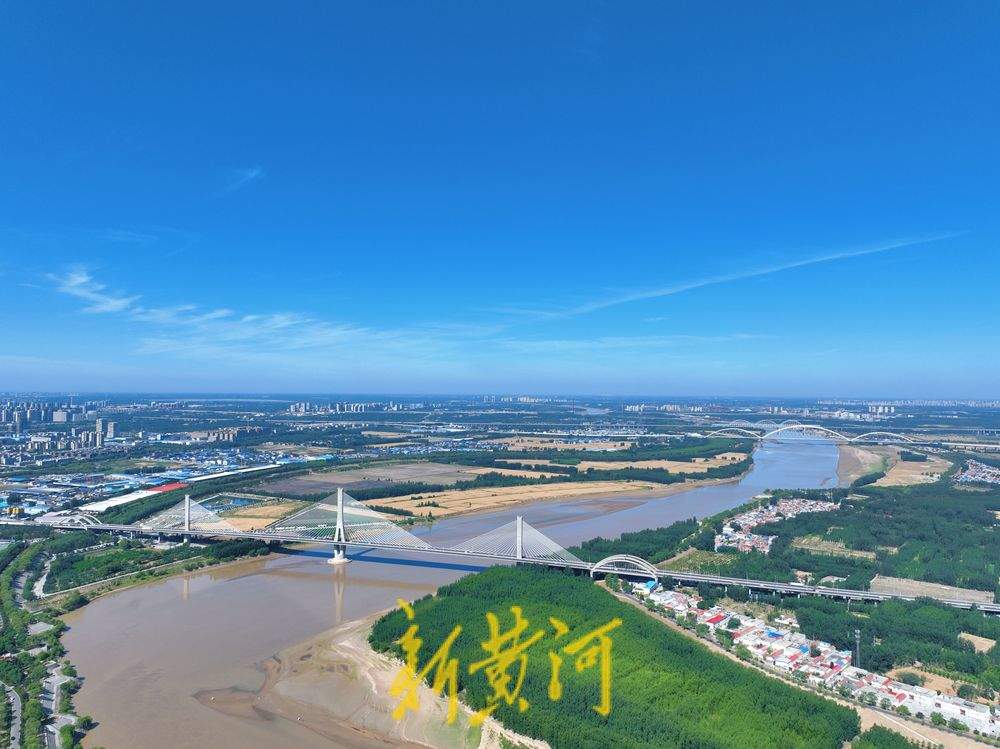 一年四季 泉在济南丨澄澈画布悬天际 黄河奔流入画来