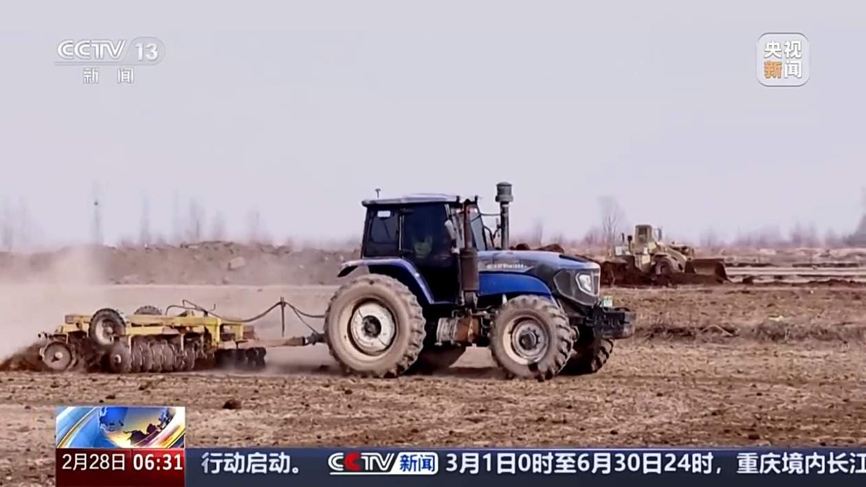 专家“连麦”教课、北斗高效“助播”！春耕直播间火热“开播”中