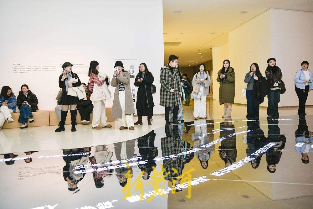 珍品汇聚展现艺术魅力 齐白石特展引来济南观展热