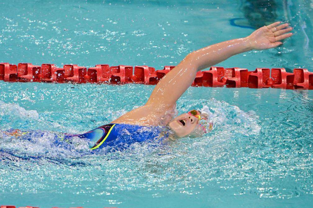 中国游泳公开赛：汪顺亮相夺银 于子迪三金收官