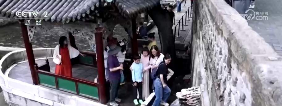 亲水纳凉带动暑期文旅消费升温 细分文旅业态让“到此一游”变“旅居慢享”