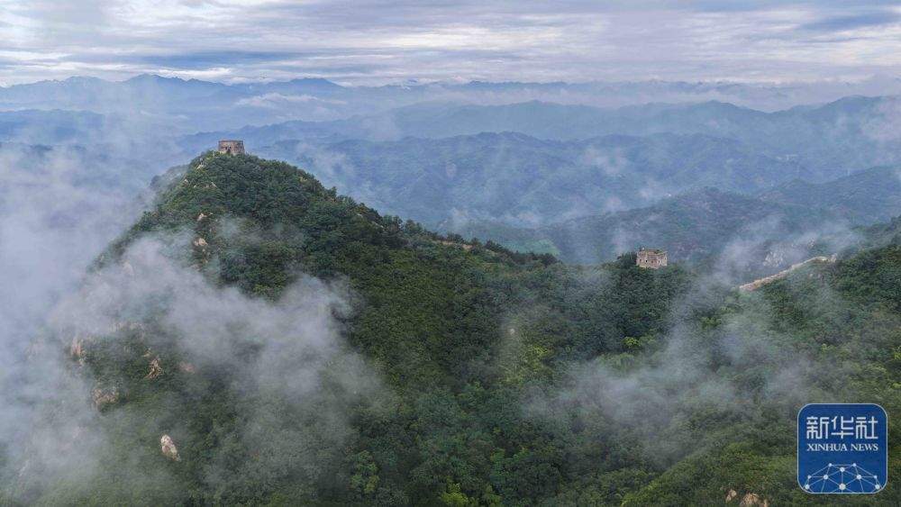 壮美的长城云海