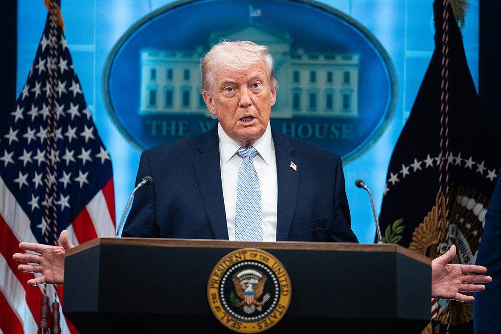 伊朗回应特朗普：封锁伊朗无法让霍尔木兹海峡“开放”