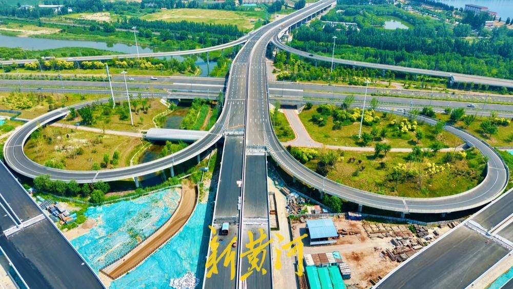 济南黄岗路黄河隧道收费站揭面纱
