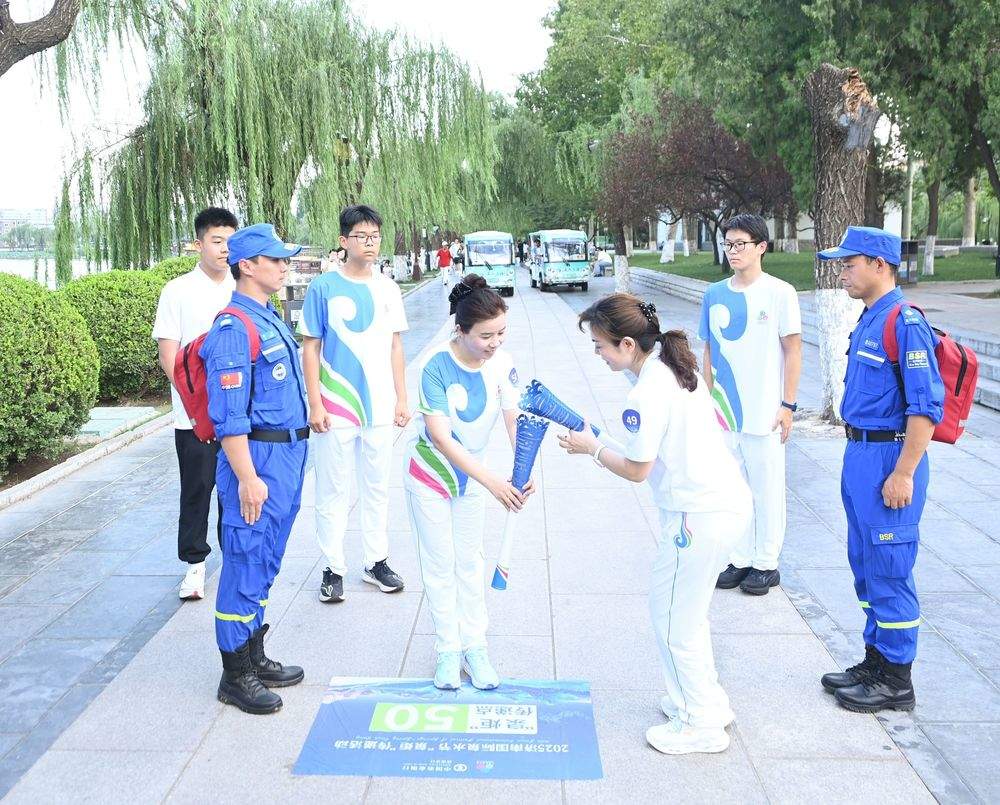 “泉染星穹”无人飞机秀：看见一座古城的现代脉动