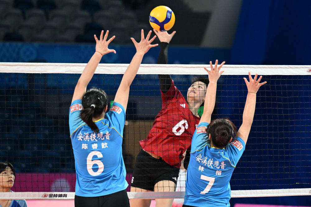 全运会|女排U18小组赛开赛:小将交“学费” 老帅迎离别
