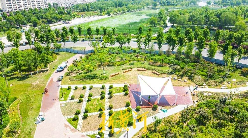 华山脚下再添亲子乐园 露营沙坑骑行道一应俱全
