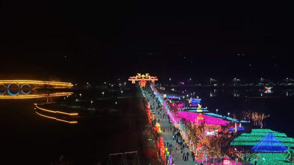 山东：流光溢彩迎马年 各地灯会年味浓