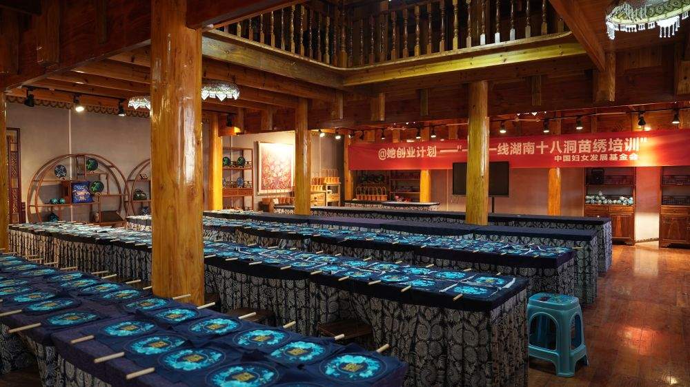 习近平总书记关切事｜十八洞村新生：走出深山 走向世界